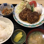 和食処居酒屋 心 - ハンバーグ定食¥880