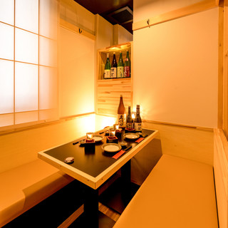 ゆったりと過ごせる個室席は少人数様でのご利用もOK！