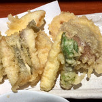 めしの助 - 天ぷら盛り合わせ