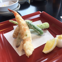 一舞庵 - 2019年3月。揚げたての天ぷら盛り合わせ。