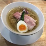 鶏と魚の塩そば