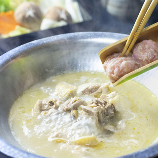 【はかた地どり使用】白濁スープが自慢の水炊き鍋1958円☆