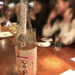 魚まみれ眞吉 宮益坂店 - 終電近い時間でも混み合う店内