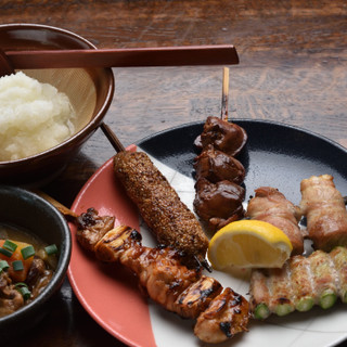 新鮮素材のみを使用！備長炭で焼き上げる当店自慢の「串焼き」を