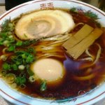 金久右衛門 天満店 - 黒醤油ラーメン　煮玉子トッピング　700円