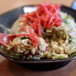 うま屋ラーメン - 名物チャーハンリフト