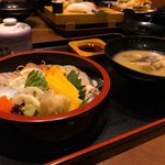 Shia Mare - 海鮮ちらし寿司