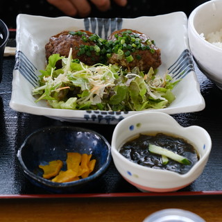 ヤマバレ牧場 ポーザーおばさんの食卓_1