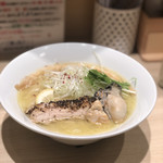 みんなのキラメキ★高槻1号 - 牡蠣　鶏白湯ラーメン（930円）