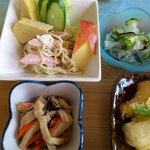Shokujifokoro Itouen - スパサラダ、高野豆腐、クラゲ酢の物。
