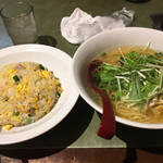 好麺 - 鶏そば¥700 チャーハン¥650