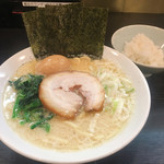 ゴル麺。 - 塩豚骨ラーメン＋味玉　並（750円）