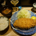 とんかつ七井戸 - 黒豚上ロースかつ定食 2780円　ラードっぽい　黒豚の甘味と合わさりとても豊か♪　油落ちには僅かな不満があるｹﾄﾞ…　赤身の濃厚な旨みはさすがの黒豚ちゃん♥　美味しいお！