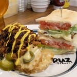 CRUZ BURGERS & CRAFT BEERS - 