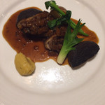 マッシュルーム - 京都丹波産猪バラ肉の煮込み 軽く薫製をかけて 牛蒡のソース