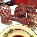 明秀苑 - 赤身角切り♪わさびと醤油で食べます！