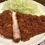 勝烈庵 - 大ロースかつ定食180g ¥2200(外税)
            ご飯、しじみ椀、お新香付
            ご飯とキャベツはお代わり自由。