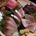 魚匠屋 - 料理写真:お刺身5点盛合せ@1,990