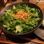 米麺食堂 by COMPHO - 嬉しいパクチーてんこ盛り