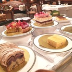 ミクニナゴヤ - お好きなケーキは3種類頂けます♪