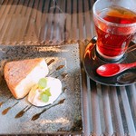 Tho Tho cá phé  - おからのケーキと紅茶   550円税込