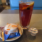 ラベンダー - アイスレモンティー(お菓子付) 350円　(2019.3)