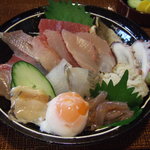 あのりふぐ料理 まるせい - 夏場限定の特海鮮丼２０００円。