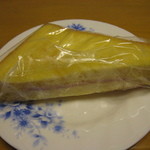 パン工房かつた  - フレンチトースト。ハムとチーズ入り１３０円