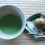 丈山苑 - 抹茶とまんじゅう
