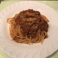 オステリア ガウダンテ 大阪駅前第4ビル店 - 本日のパスタ：ピエモンテ風ラグー(ミート)ソースのスパゲティ