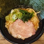 横浜ラーメンとんこつ家 - ラーメン並＋のり増し