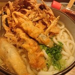 餃子 もつ鍋 鉄板焼肉 うどん 博多どんたく - 