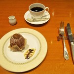 TIFFIN Cafe - ケーキセット モンブラン + ホットコーヒー 1,180円（税込）。　　　　　2019.03.15