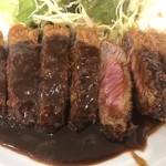 Youshoku To Suteki Ken - ビーフカツ、ほんのり赤く柔らかいお肉！