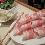 四川火鍋楼 - 豚バラ、水餃子、空芯菜
