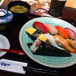 Sushi Uogashi Nihonichi - ランチ  築地にぎり780円