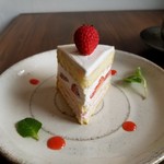 お茶とおやつ 和茶 - 苺のショートケーキ