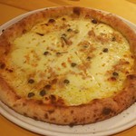 トラットリア・イタリア - ツナとケッパーのピッツァ