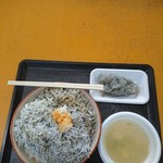 土佐角弘海産 - ちりめん丼、みそ汁、どろめ