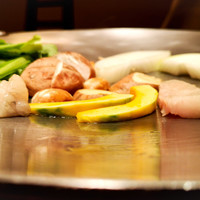 味鉄 東京赤坂店 - 焼いている焼き野菜