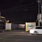 鋼 - 以前の駐車場は今、貸しコンテナになってた