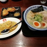 久留米ラーメン清陽軒 - 屋台仕込み味玉ラーメンの3番セットです。(2019年3月)