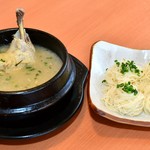 食べ放題 餃子や - 餃子やのそば