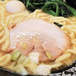 町田商店 - モッサリ食感のバラチャーシュー。