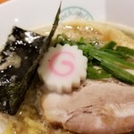 麺屋 六感堂 - 手もみ中華そば（端麗煮干背脂バージョン）