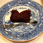 ジョーズ バー - 濃厚なチョコレートケーキ