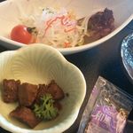 Jougashimakeikyuuhoteru - サラダ、マグロ角煮