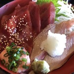 肉と魚とめん料理が充実している店 なにがし - マグロ尽くし丼