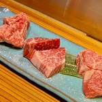 熟成ホルモン・山形牛 炭火焼肉 牛語 - 極みハラミ、特選ヘレ、ラムヘレ