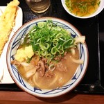 丸亀製麺 - 肉うどん+カニカマ